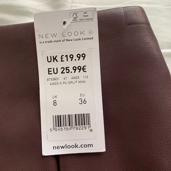 Burgundy leather look mini skirt - Picture 5 of 5